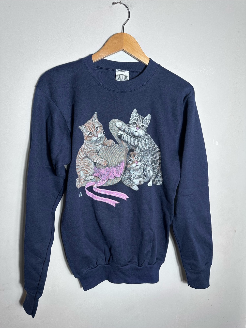 Vintage 90s Navy Crewneck Sweatshirt with Playful Kitten Graphic